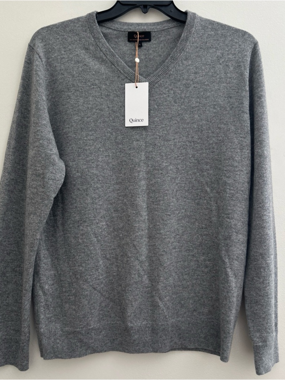 Quince mens Mongolian Cashmere V-Neck Sweater size L Gray Lightweight l